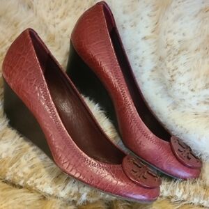 Tory Burch Textured Burgundy Wedges